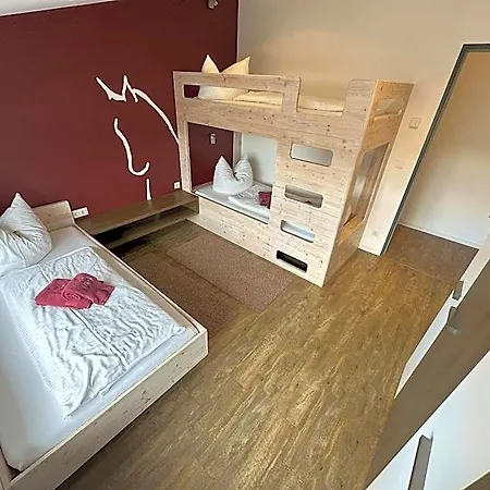 Reit- Und מלון 4*