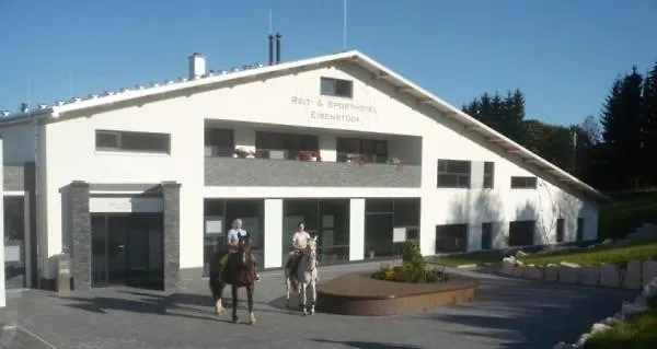 Hotel Reit- Und 4*